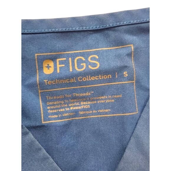 Figs Mens 3 pocket scrub top size Small style# TM3000 Blue short sleeve - Picture 8 of 8